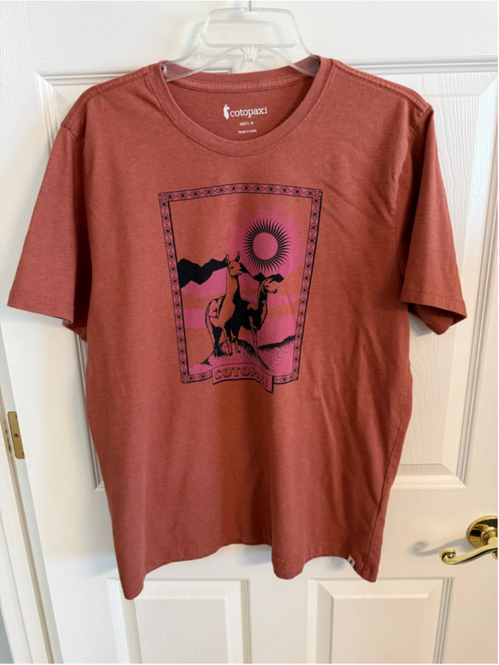 Cotopaxi Llama Greetings Graphic T-Shirt Peach Terracotta Organic Cotton M